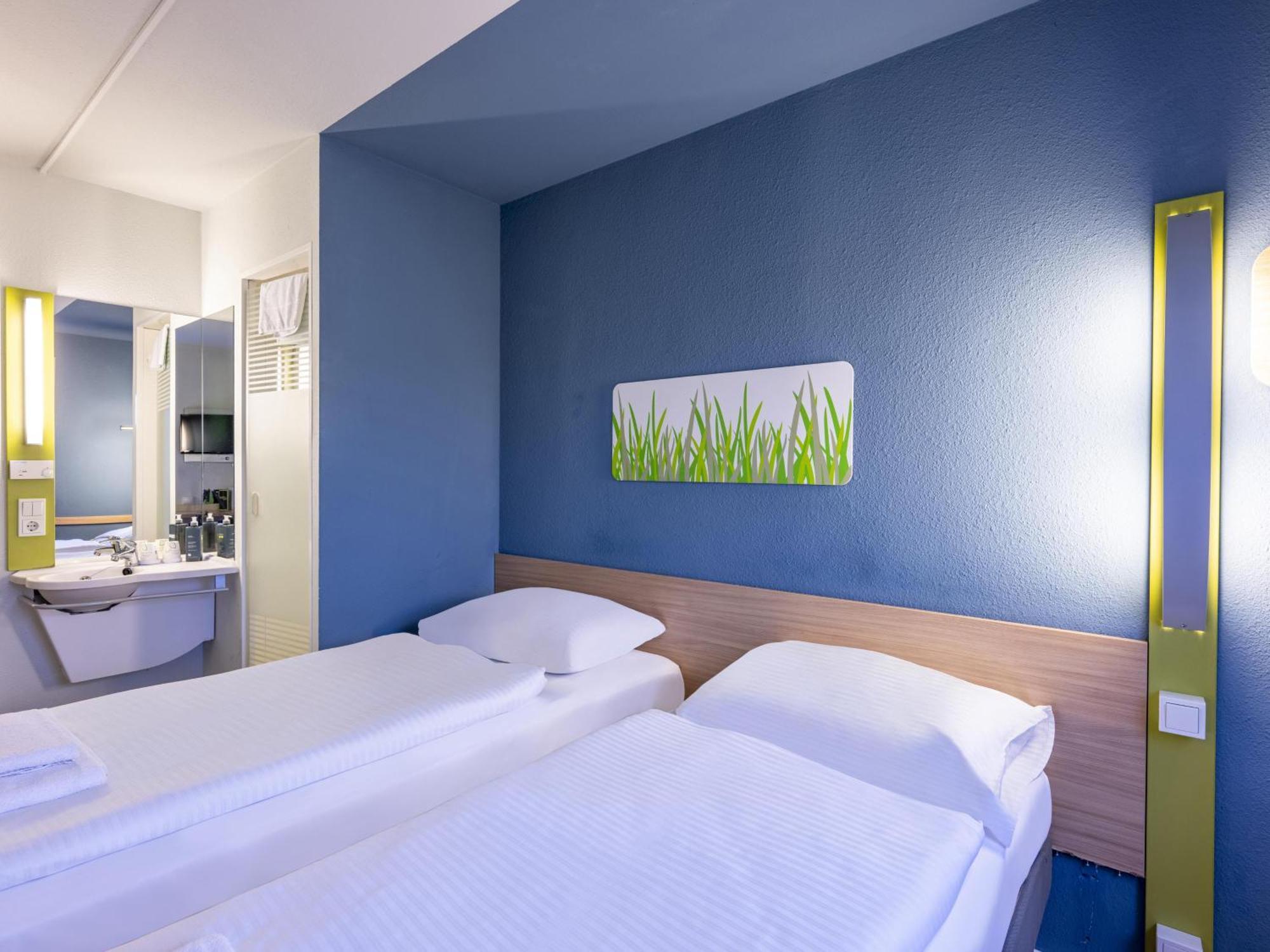 B&B Hotel วิลลิค ภายนอก รูปภาพ